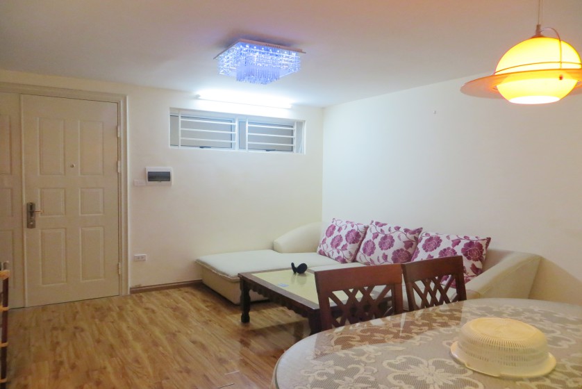 02 bedroom apartment for rent on Lac Long Quan, Tay Ho