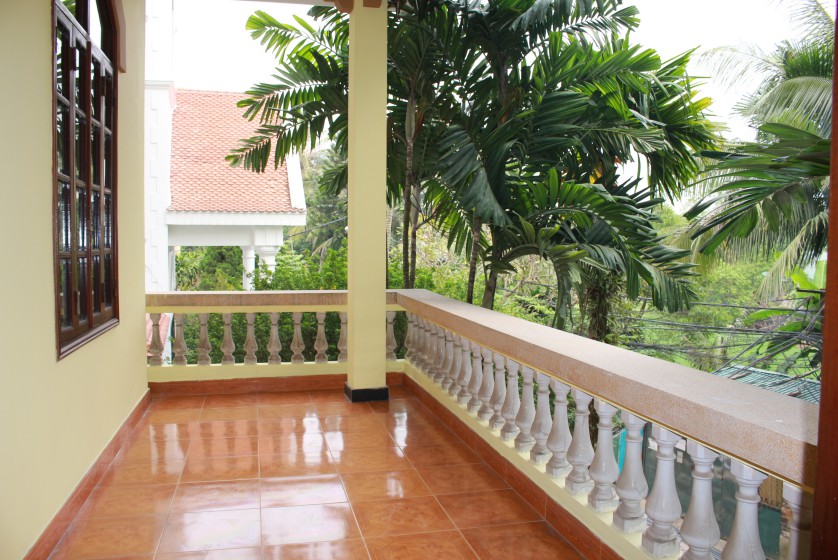 Dang Thai Mai house for rent in Tay Ho partly furnished