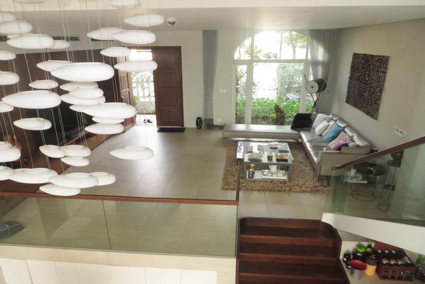 Furnished 3 bedroom villa in Vinhomes Riverside Hanoi to rent