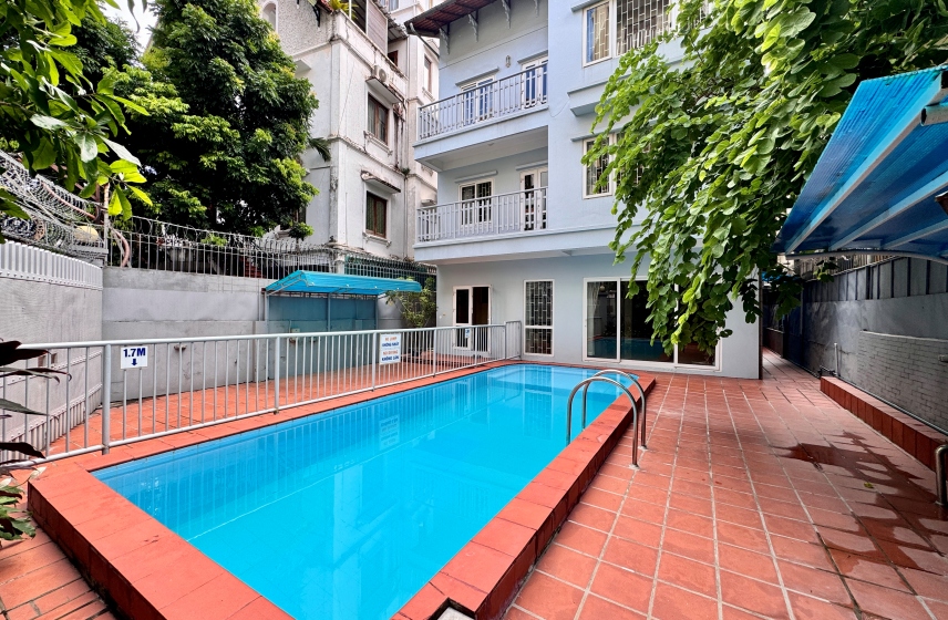 6-bedroom house for rent in Tay Ho with unfurnished swimming pool