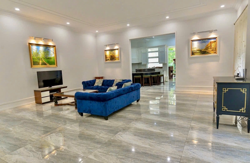Fully Furnished Villa for Rent in Vinhomes Riverside near BIS Hanoi