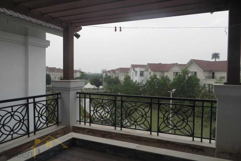 Furnished villa rental in Hoa Phuong Vinhomes Riverside 18
