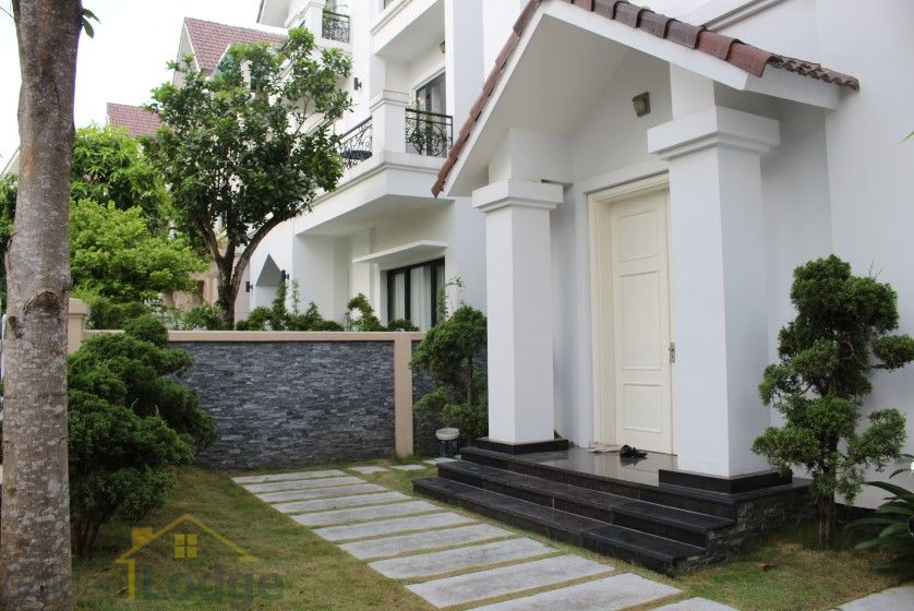 Furnished villa rental in Hoa Phuong Vinhomes Riverside 2