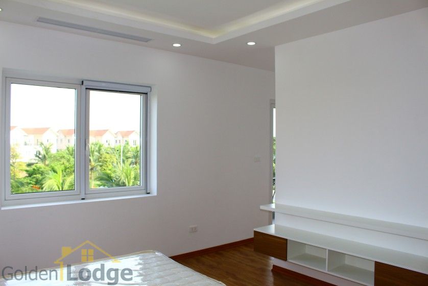 Hanoi villa for lease at Vinhomes Riverside nearby BIS furnished 15