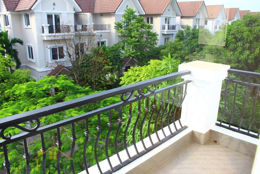 Hanoi villa for lease at Vinhomes Riverside nearby BIS furnished 19