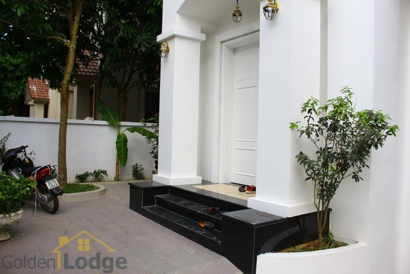 Hanoi villa for lease at Vinhomes Riverside nearby BIS furnished 2