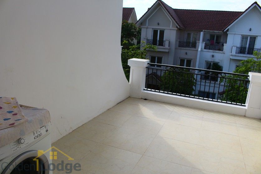 Hanoi villa for lease at Vinhomes Riverside nearby BIS furnished 20