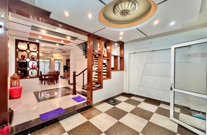 House in To Ngoc Van, Tay Ho for rent with furnished 4bed