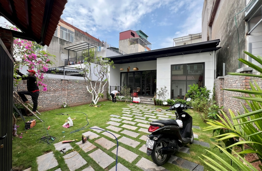 House with garden in Long Bien for rent near LFAY Hanoi
