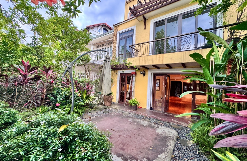 Indochinese-style house for rent in Tay Ho Westlake view