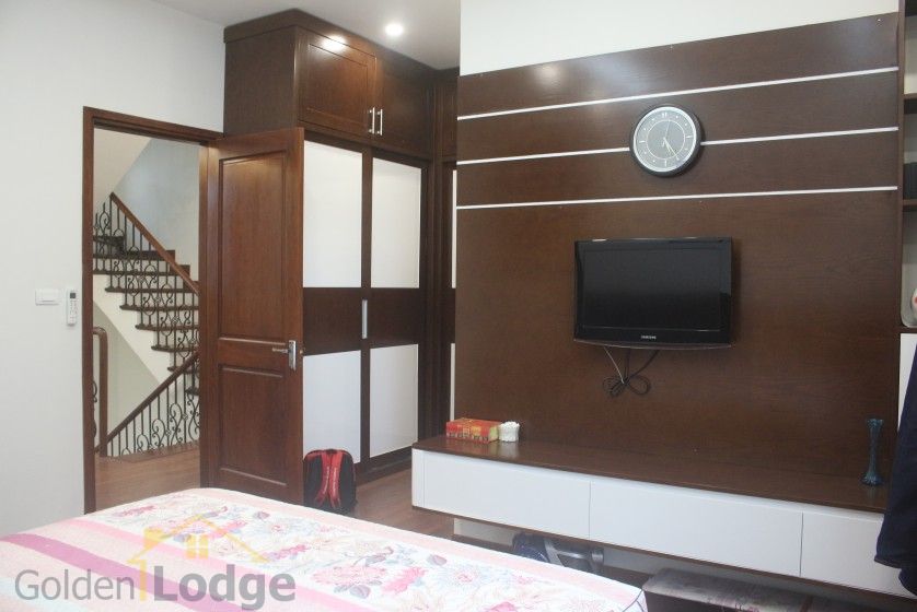 Rent modern furnished villa in Vinhomes Harmony 3 bedrooms 8