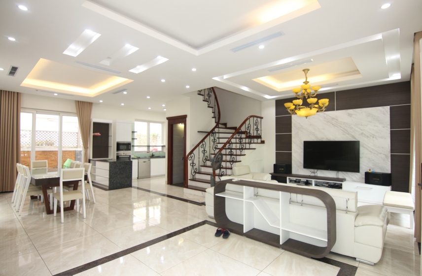 Semi-detached villa for rent in Vinhomes Riverside 4beds