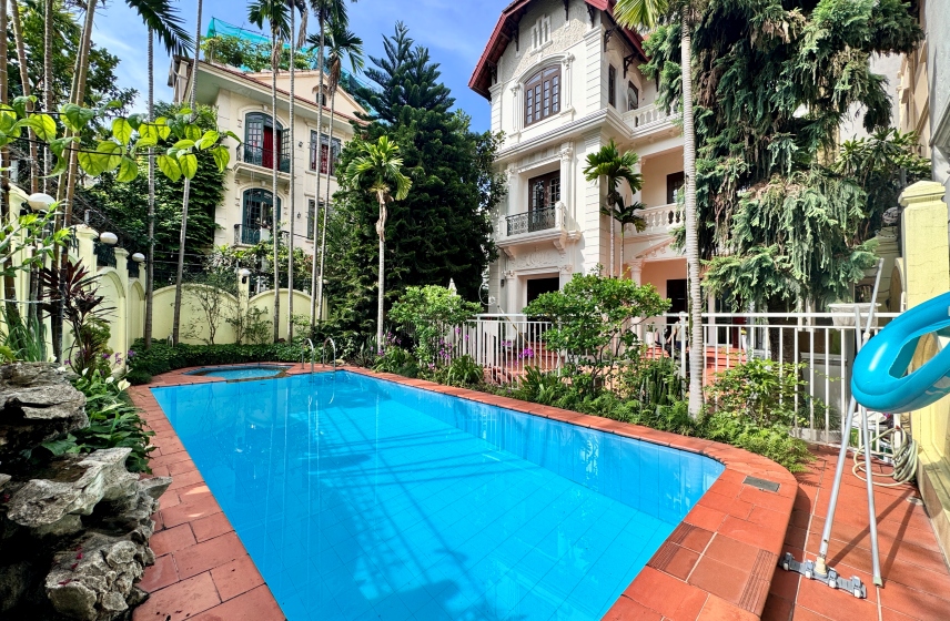 Swimming pool and Garden villa in Tay Ho with unfurnished