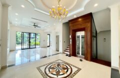 Villa in Vinhomes Riverside for rent, elevator nearby BIS Hanoi