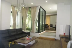 02 bedrooms semi-detached villa in Vinhomes Riverside Hanoi rent 3