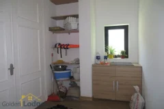 02 bedrooms semi-detached villa in Vinhomes Riverside Hanoi rent 4