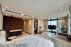 Top floor 1-bedroom apartment in Hoan Kiem for rent massive terrace