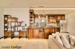 2 bedroom apartment in Tay Ho for rent in Vu Mien area, Lake view