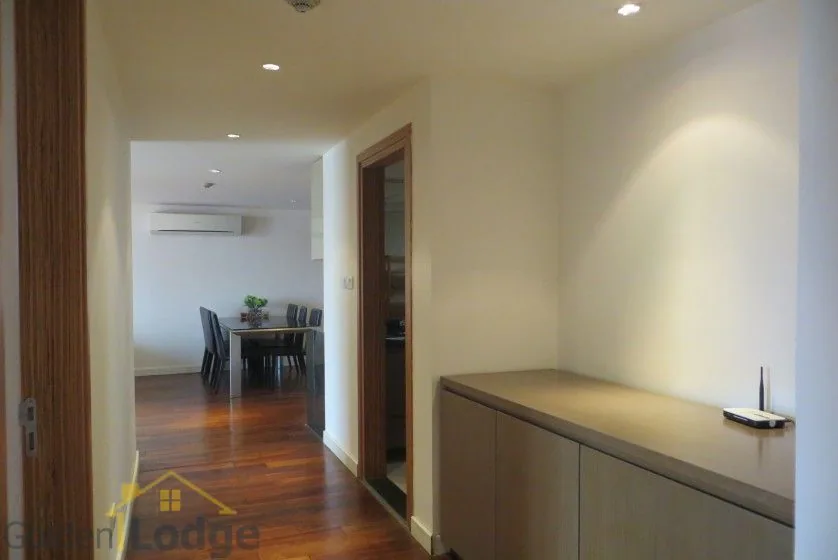 2 bedrooms 2 bathrooms apartment in Tay Ho for rent 1