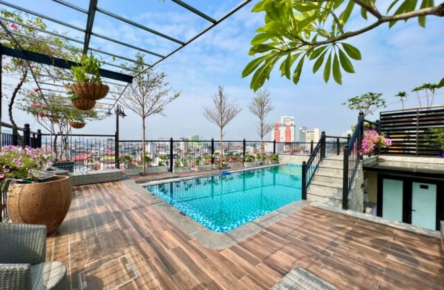 Long Bien apartment with 1 bedroom for rent swimming pool free