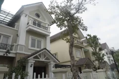 3 bedroom garden villa for rent in Vinhomes Riverside furnished