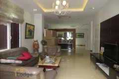 5 bedrooms, fully furnished semi-detached villa in Vinhomes Riverside rental 4