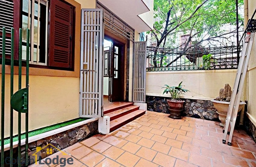 House in Tay Ho for rent in Tu Hoa street with 4 bedrooms