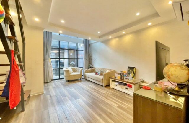 Thuê nhà Đặng Thai Mai, Tây Hồ đủ đồ 3PN