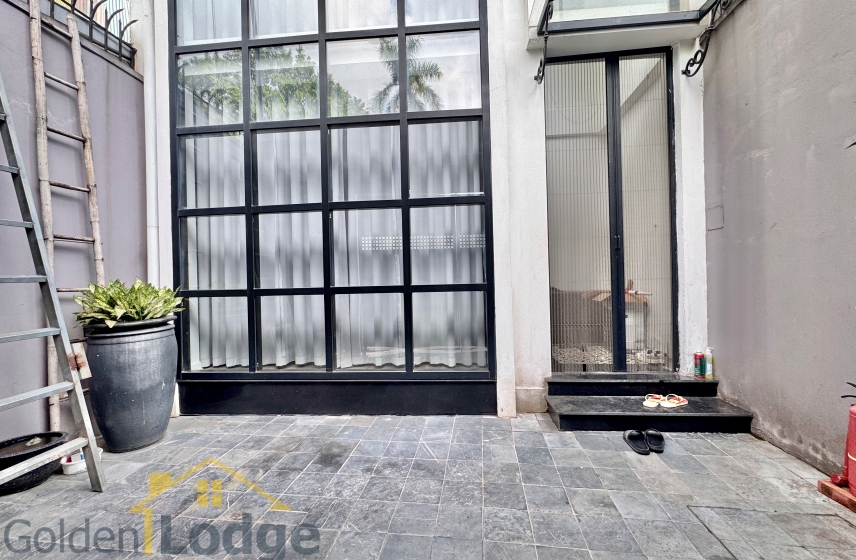 Cozy house in Tay Ho for rent in Dang Thai Mai str with 3beds