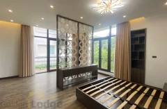 Detached villa for rent in Vinhomes Riverside with 3 bedrooms 6