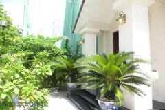 Fully furnished villa for rent in Vinhomes Riverside 4 bedrooms 2
