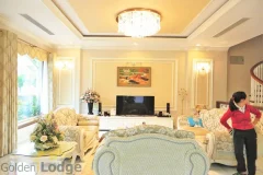 Furnished 03 bedroom Vinhomes Riverside villa, close to Jura park 4