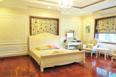Furnished 03 bedroom Vinhomes Riverside villa, close to Jura park 7