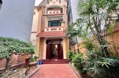 Furnished 3 bedroom house for rent in Tay Ho on Dang Thai Mai 1