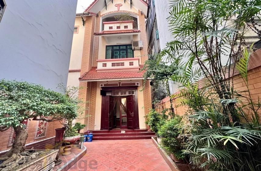 Furnished 3 bedroom house for rent in Tay Ho on Dang Thai Mai 1