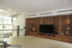 Furnished 3 bedroom villa in Vinhomes Riverside Hanoi to rent 4