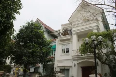Furnished 4 bedroom Vinhomes Riverside villa rent next to BIS 1