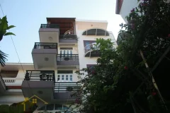 Furnished house in Nghi Tam Tay Ho for rent with garden 2