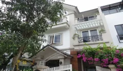 Completely furnished villa with swimming pool for rent in Vinhomes Riverside 1