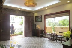 Completely furnished villa with swimming pool for rent in Vinhomes Riverside 8