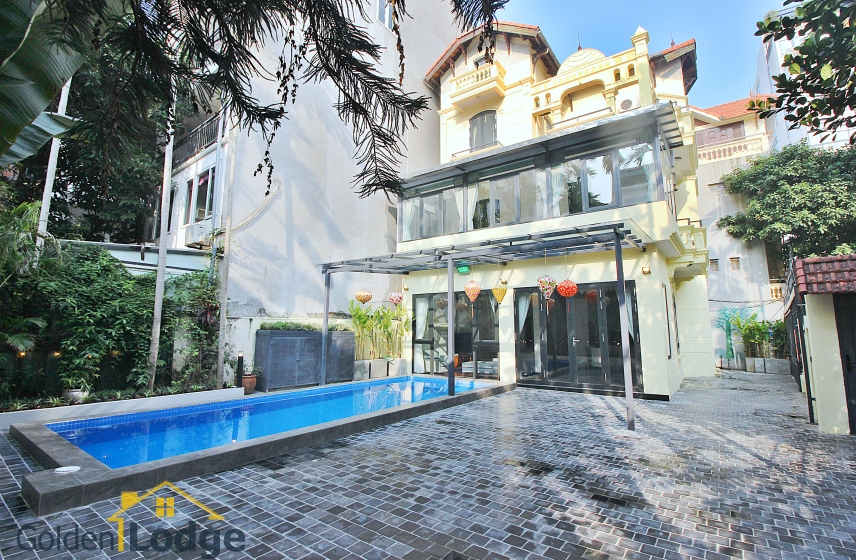 Garden and Pool villa in Tay Ho for rent on Dang Thai Mai str