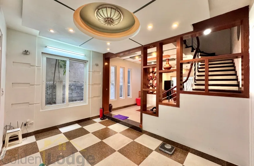 House in To Ngoc Van, Tay Ho for rent with furnished 4bed 1