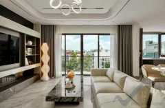 Lake view house for rent in Ngoc Thuy Long Bien with elevator 1