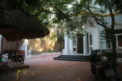 Large garden Tay Ho house for rent Hanoi with 5 bedrooms 4
