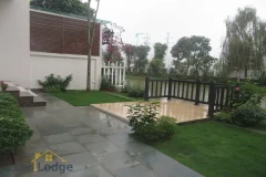 Like new 3 bedroom villa in Vinhomes Riverside to rent 3