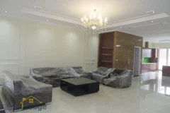 Like new 3 bedroom villa in Vinhomes Riverside to rent 4