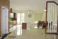Like new 3 bedroom villa in Vinhomes Riverside to rent 6