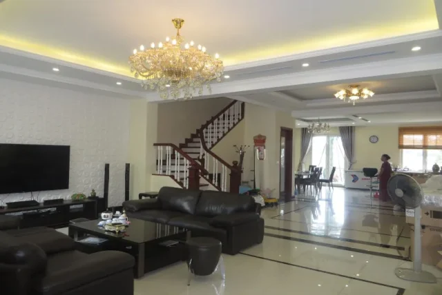 Biệt thự 4 phòng ngủ cho thuê tại Vinhomes Riverside Hanoi