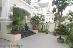 Luxury furniture Vinhomes Riverside villa rental furnished 4 beds 2