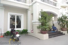 Luxury furniture Vinhomes Riverside villa rental furnished 4 beds 3